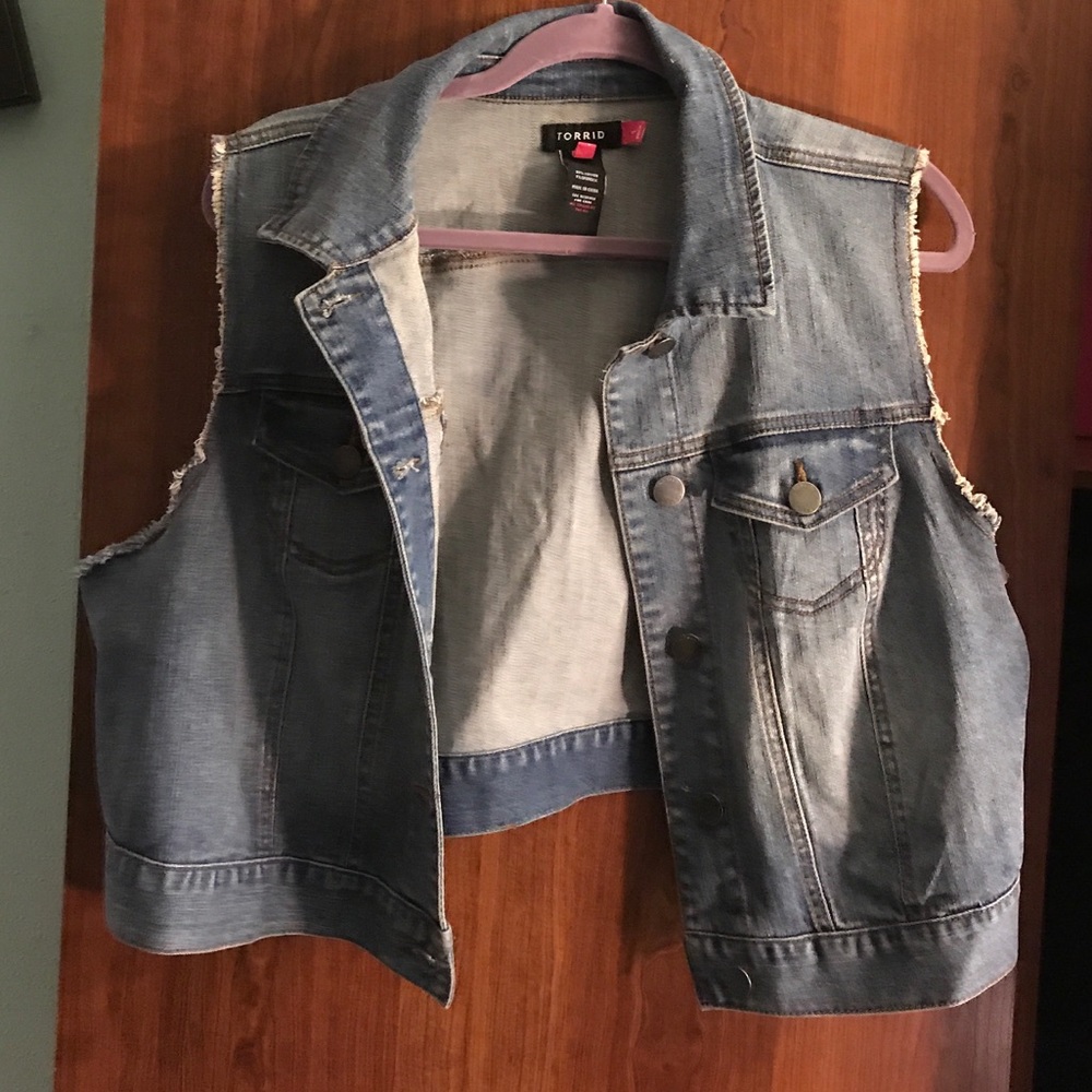 NWOT cut off jean vest.